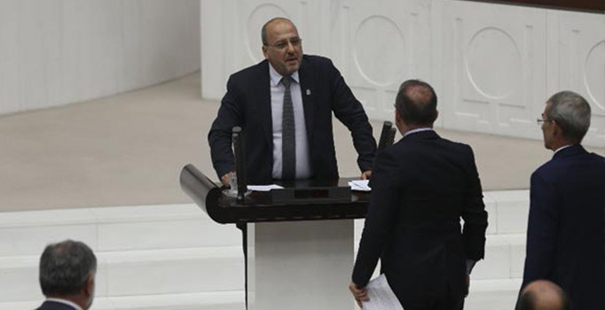 HDP'li Ahmet Şık hakkında iki ayrı dokunulmazlık fezlekesi