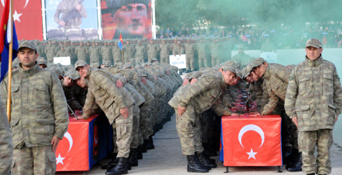 Son dakika! Bedelli askerlikte süre 21 güne indi