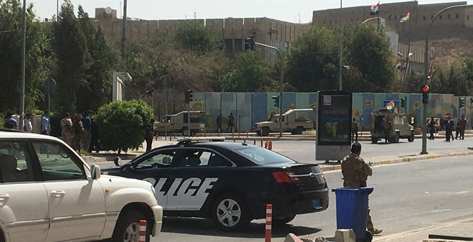 Son dakika! Erbil'de Valilik binasına silahlı saldırı