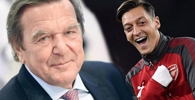 Almanya eski Başbakanı'ndan Mesut Özil'i eleştiren Dışişleri Bakanı'na sert tepki
