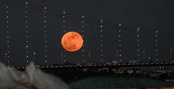"En uzun Ay tutulması" İstanbul Üniversitesi'nde de izlenebilecek