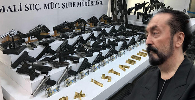 Adnan Oktar'ın evinde ele geçirilen silahlar