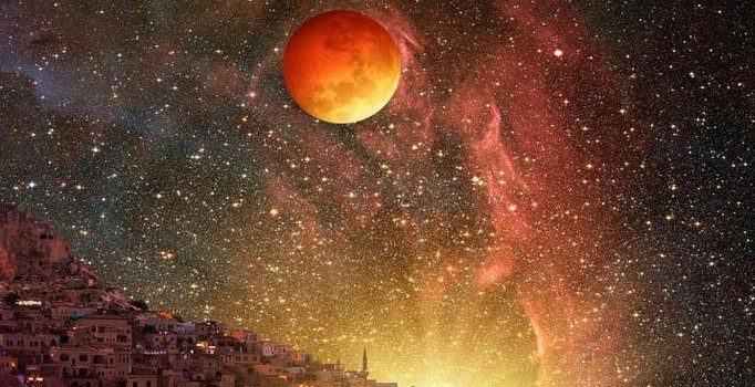 Kanlı ay tutulmasında korkunç iddia: Depremlerin habercisi mi?
