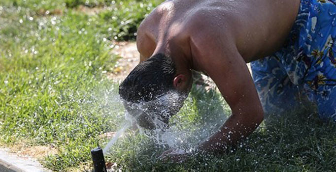 Adana'da belediyeye güldüren mesaj: Başkan hele şu sıcaklara da bir el atıver