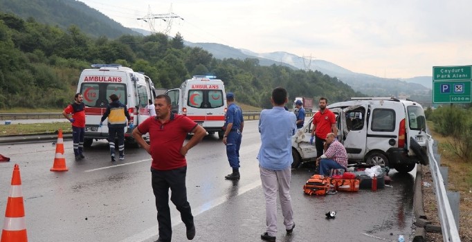 Bolu TEM Otoyolu’nda zincirleme kaza: 1 ölü