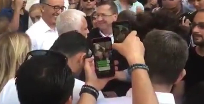 Koray Aydın'ın dili sürçünce 'Bahçeli' dedi yuhalandı