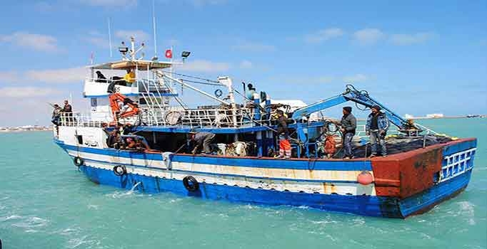 Malezya göçmen tekneleri geri gönderdi