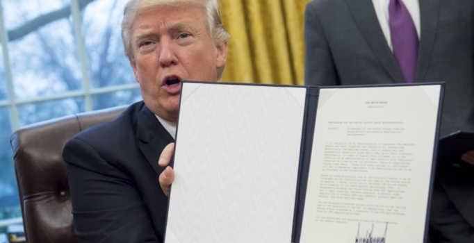 Son dakika! Trump imzayı attı! Seçime müdahale eden ülkelere yaptırım