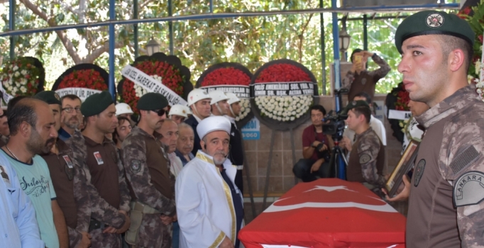 Şehit özel harekat polisi toprağa verildi