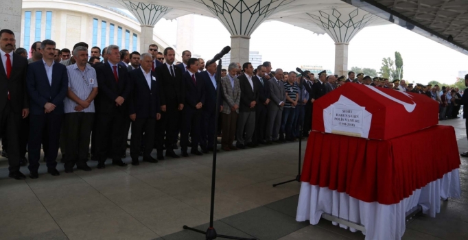 Şehit polis Harun Şahin, son yolculuğuna uğurlandı