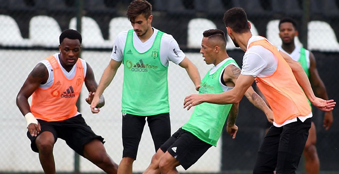 Beşiktaş taktik ve kondisyon çalıştı
