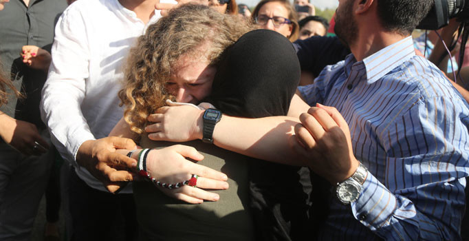Filistin'in cesur kızı Ahed et-Temimi serbest bırakıldı