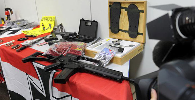 Alman ırkçılar 25 bin kişilik düşman listesi oluşturdu