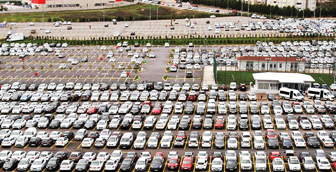 4 milyon kişi park edip toplu taşımayla devam ediyor