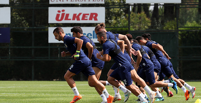 Fenerbahçe'de Benfica maçı hazırlıkları başladı