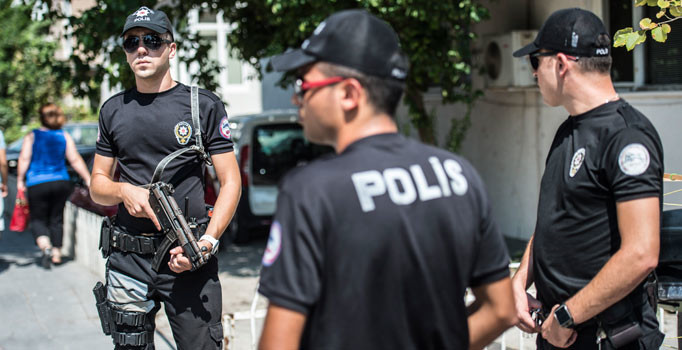 Rahip Brunson'ın evinin önünde hareketli saatler: Güvenlik artırıldı