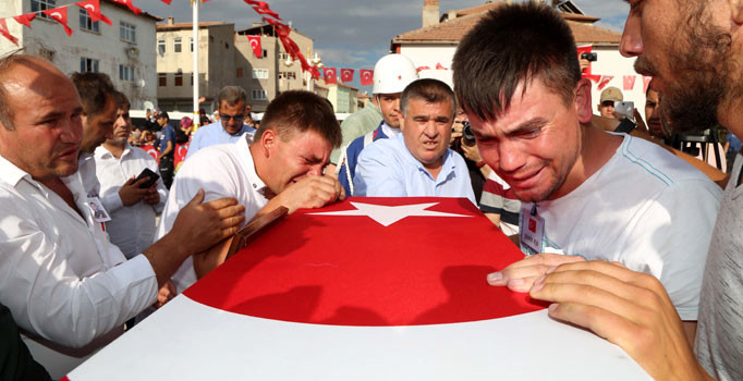 Eşi ve oğlu şehit edilen astsubay: İdam bu şerefsizlere hafif kalır