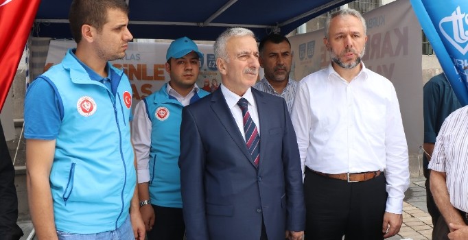 Vali Kamçı’dan Türkiye Diyanet Vakfı’na kurban bağışı