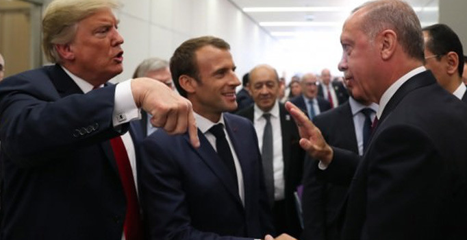 Ruslardan çarpıcı rahip yorumu: Ankara'nın siyasi dayanıklılığını test ediyorlar