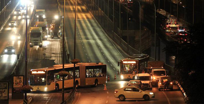 Haliç Köprüsü metrobüs yolunda çalışma başladı