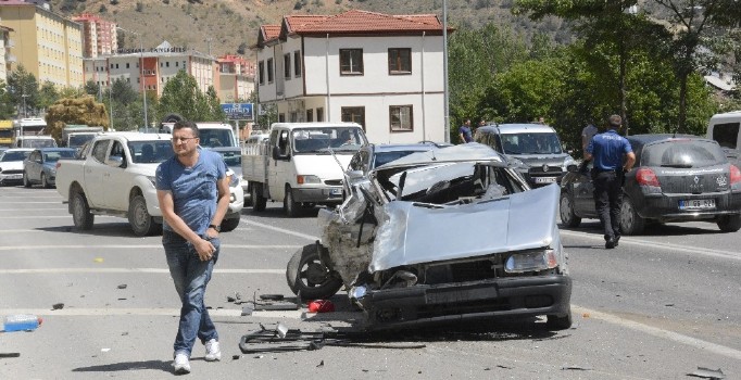 Gümüşhane’de zincirleme trafik kazası: 4 yaralı