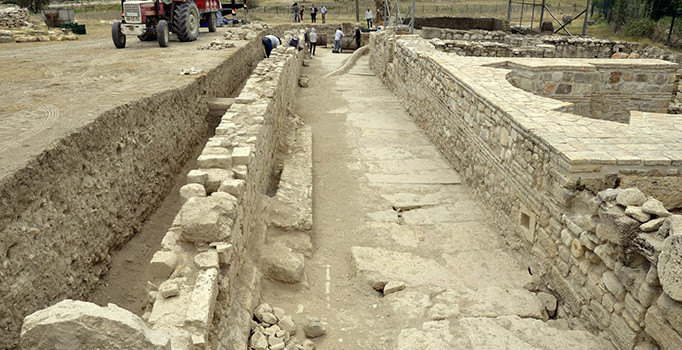 Denizli'de 2 bin yıllık sokak gün yüzüne çıkıyor