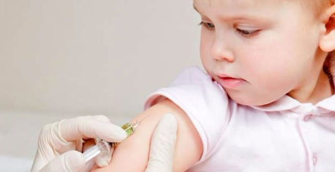 Sağlık Bakanlığı çocuğuna aşı yaptırmayan 23 bin aile için harekete geçti