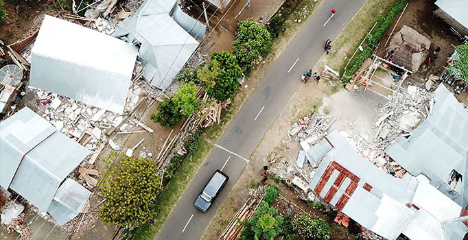 Endonezya'da şiddetli deprem