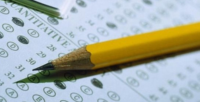 Gördes’te LGS’de başarılı olan öğrenciler ödüllendirildi