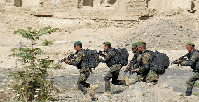 Pakistan, Hindistan'a ait robot helikopteri düşürdü