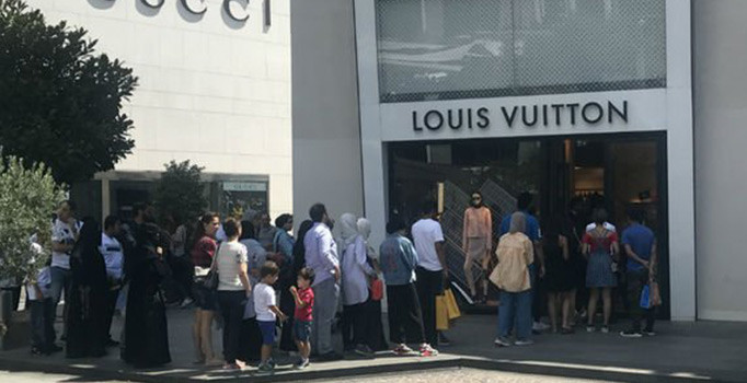 Lükste 'kur' kuyruğu: Arap ve Çinli turistler akın etti