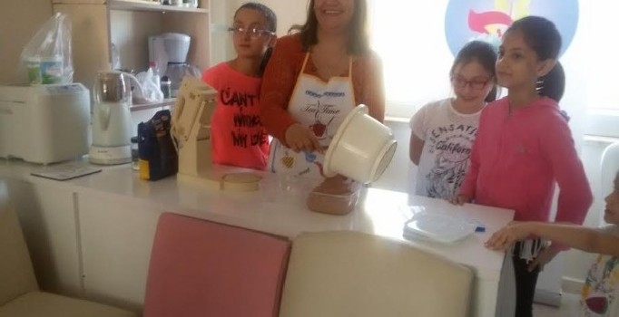 Çölyaklı Çocuklara Glutensiz Dondurma