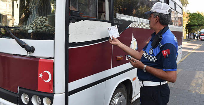 Uşak Belediyesi bayram öncesi trafikte denetimleri hızlandırdı