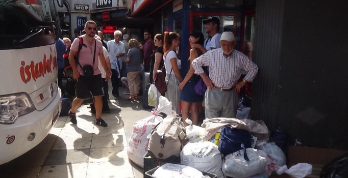 Otogarda bayram hareketliliği