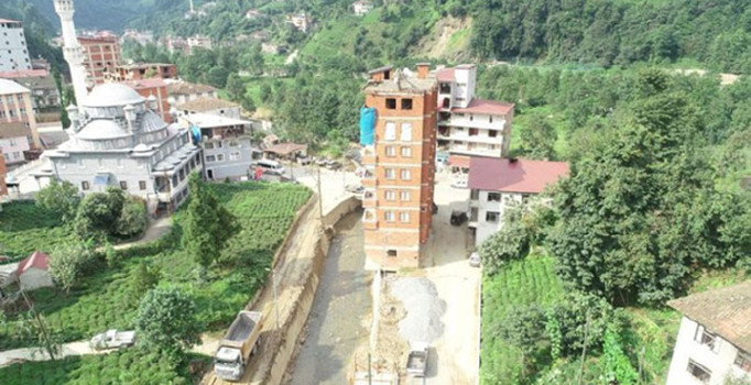 Rize'deki 7 katlı apartmanın sahibi de imar barışı istedi