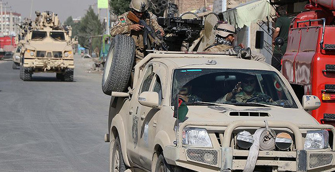 Afganistan'da Taliban ile ateşkes kararı