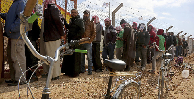 Alarm durumuna geçildi: 250 bin kişi Türkiye'ye göç edebilir