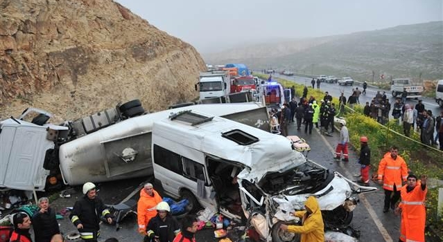 Şanlıurfa'da katliam gibi trafik kazası: 13 ölü
