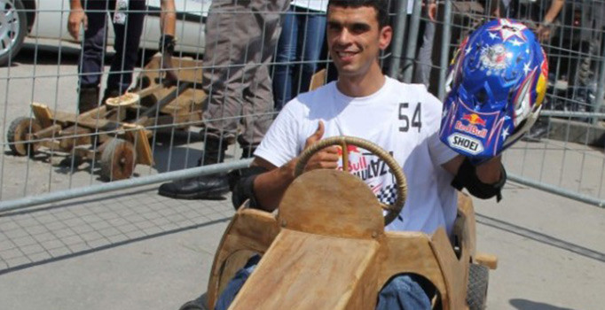 Kenan Sofuoğlu Tahta Araba Şenliği'nde hafif yaralandı