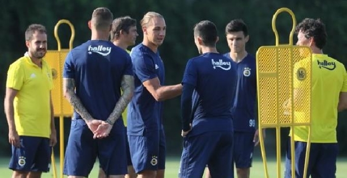 Michael Frey, Fenerbahçe'de ilk antrenmanına çıktı