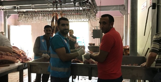 Bingöl’de 20 bin kişiye kurban eti dağıtıldı