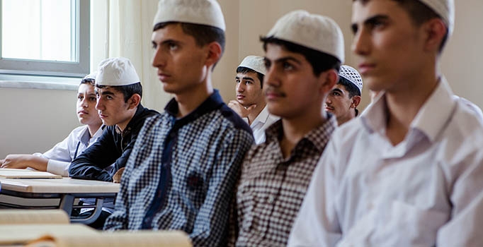 Engeller kaldırıldı ana dilde din hizmeti sağlandı