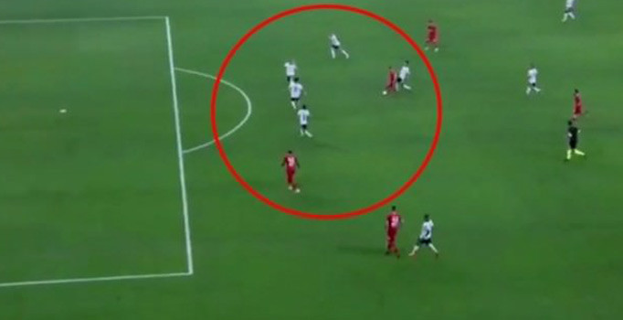 Beşiktaş maçında tartışmalı gol! VAR kararı taraftarları isyan ettirdi