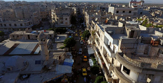 İdlib'te yeni gelişme: Suriye ordusu 3 taraftan kuşattı