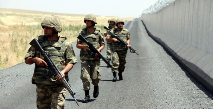 Türkiye teyakkuza geçti, sınırda İdlib alarmı