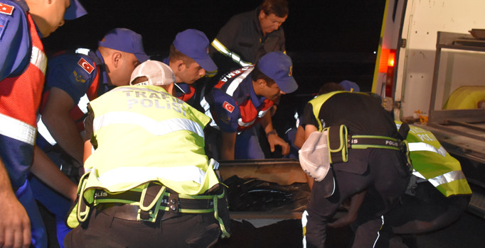 Afyonkarahisar ve Balıkesir'de yolcu otobüsü devrildi: 2 ölü, 42 yaralı