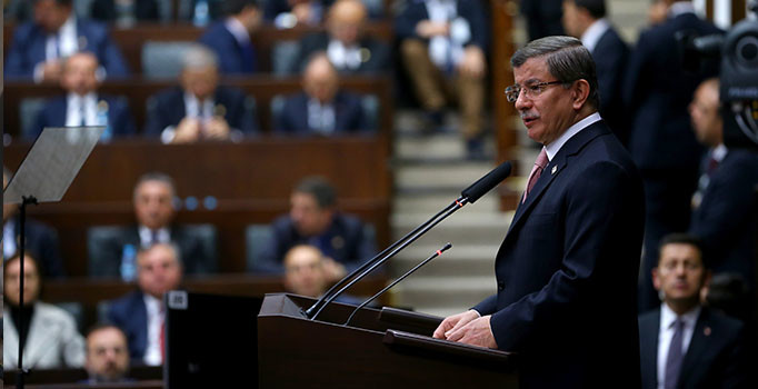 Davutoğlu: Kimse basın üzerinden AK Parti'yi dizayn etmeye kalkmasın