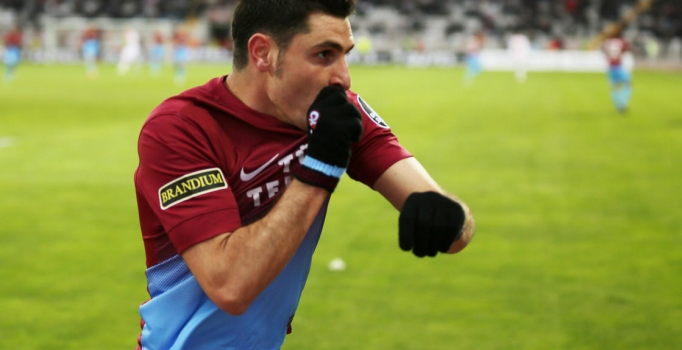 Özer Hurmacı 4 yıl daha Trabzonspor’da