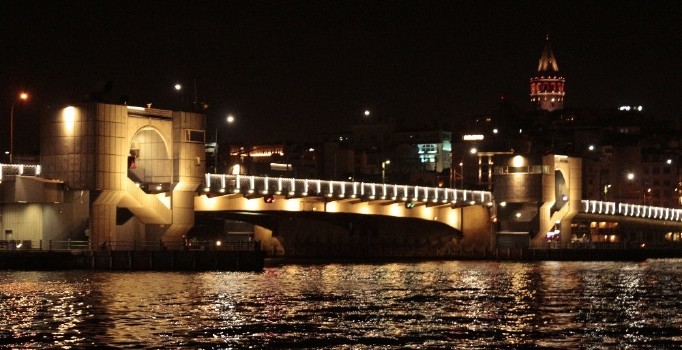 Yeni Galata Köprüsü trafiğe kapatıldı