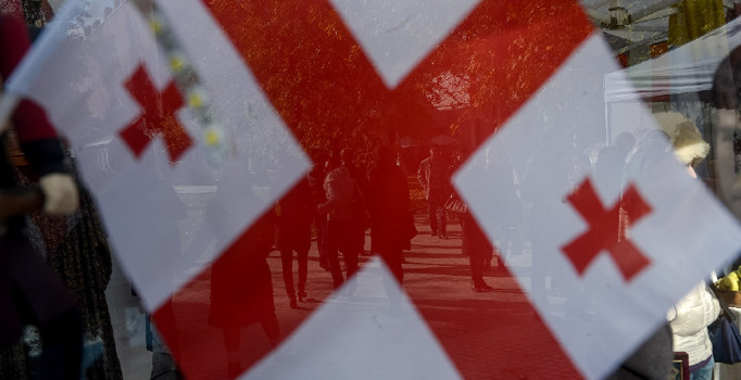 Gürcistan’dan 3 Rus gazeteciye ülkeye giriş yasağı